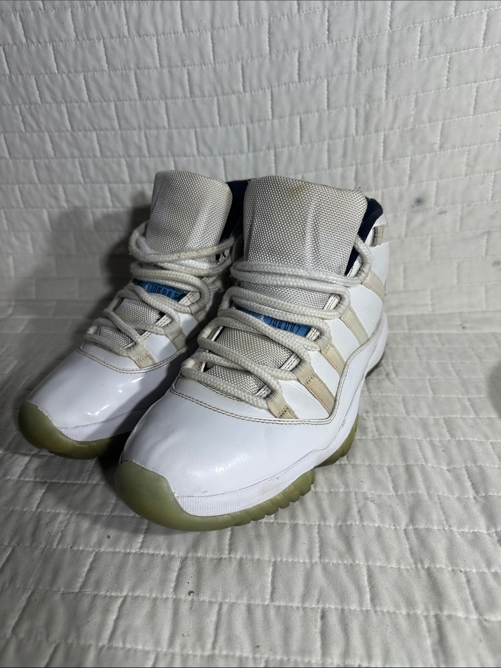 Air Jordan 11 Retro "Columbia" / "Legend Blue" basketball sneakers